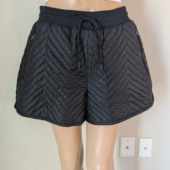 Athleta Pants - Athleta Quilted Shorts Women's Size 6 Black Apres Ski Drawstring Waist
